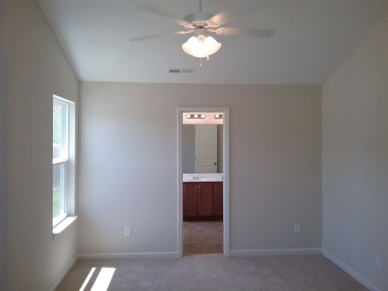 8 Frinton Pl, Durham, NC 27704
