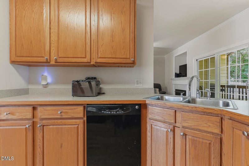 8 Hawks Spiral Way, Pittsboro, NC 27312
