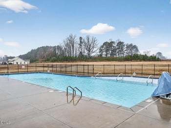 8 Hawthorne Ln, Youngsville, NC 27596