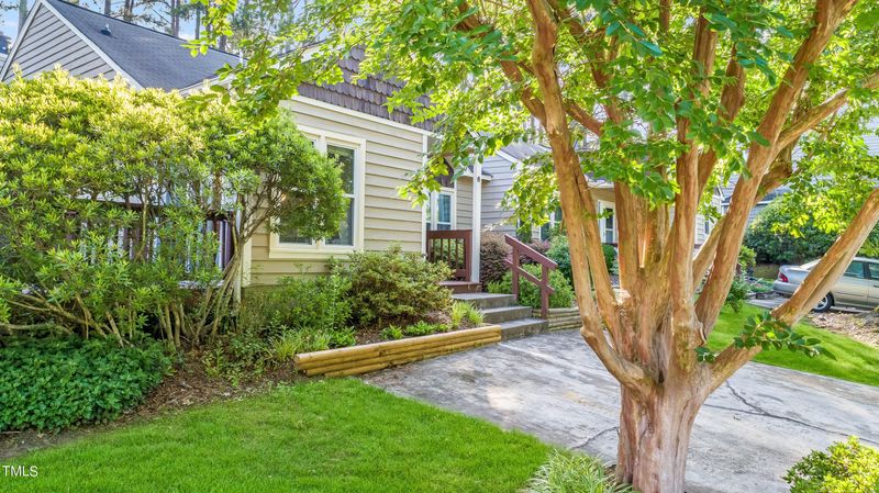 8 Hearthwood Cir, Durham, NC 27713