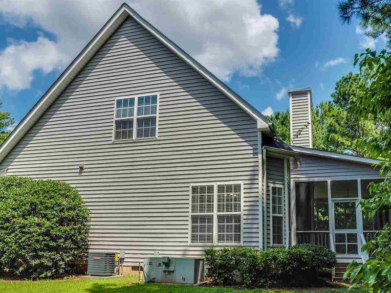 8 Highgrove Ln, Durham, NC 27713
