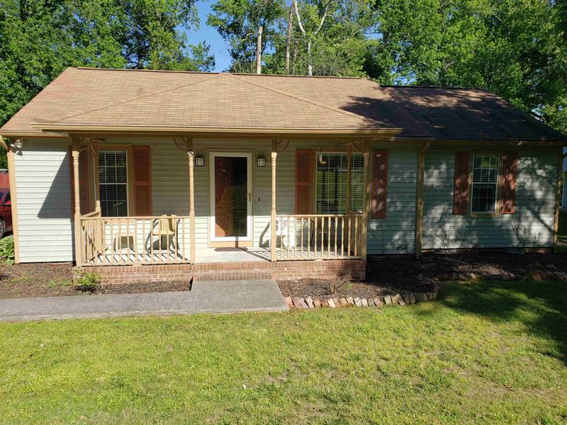 8 Howlett Pl, Durham, NC 27703