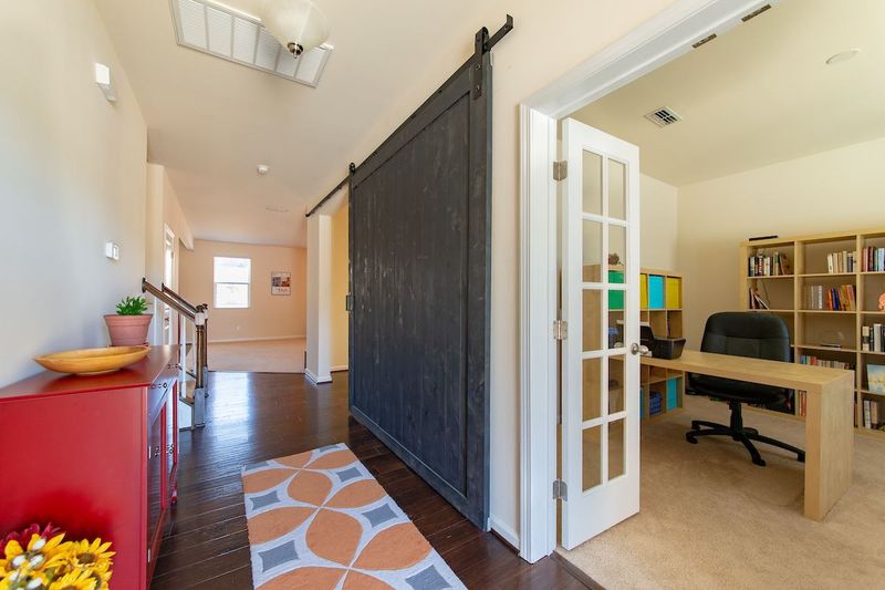 8 Lantern View Ln, Durham, NC 27703