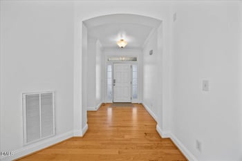 8 Larkspur Ct, Youngsville, NC 27596