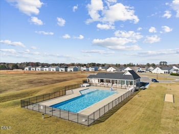 8 Larkspur Ct, Youngsville, NC 27596