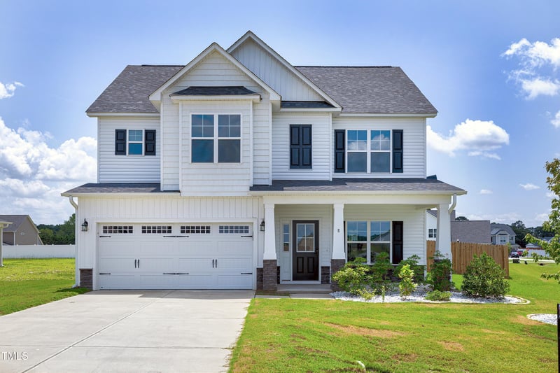 8 Looping Horse Cir, Angier, NC 27501
