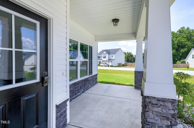 8 Looping Horse Cir, Angier, NC 27501