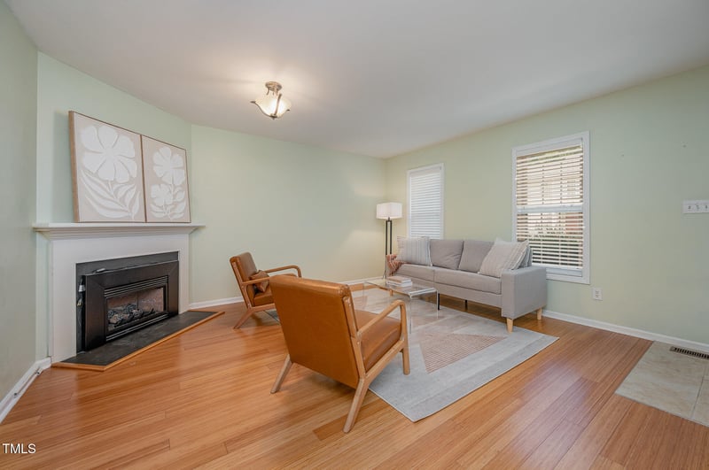 8 Mandy Ct, Durham, NC 27707
