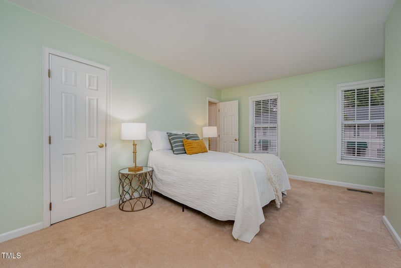8 Mandy Ct, Durham, NC 27707