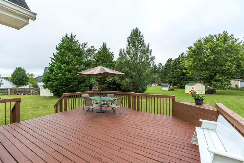 8 Olde Charles Towne Ct, Wendell, NC 27591