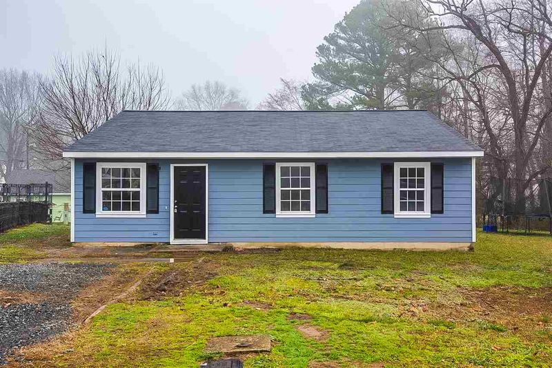 8 Olivia Ct, Durham, NC 27704