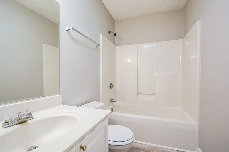 8 Olivia Ct, Durham, NC 27704