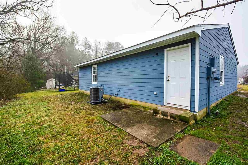 8 Olivia Ct, Durham, NC 27704