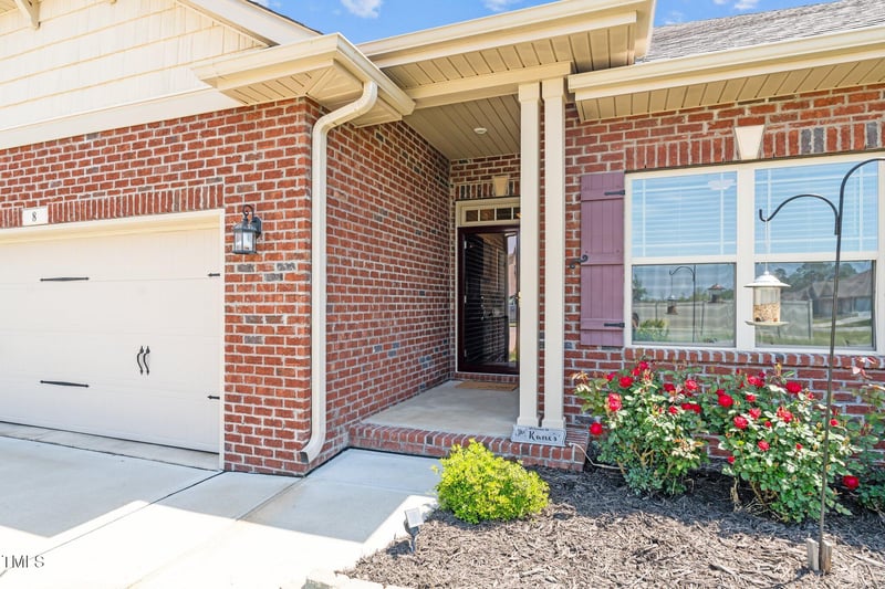 8 Pal Ct, Benson, NC 27504
