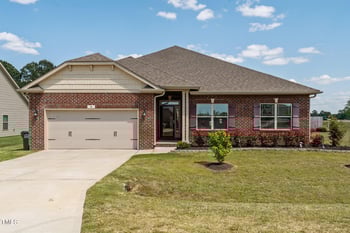 8 Pal Ct, Benson, NC 27504