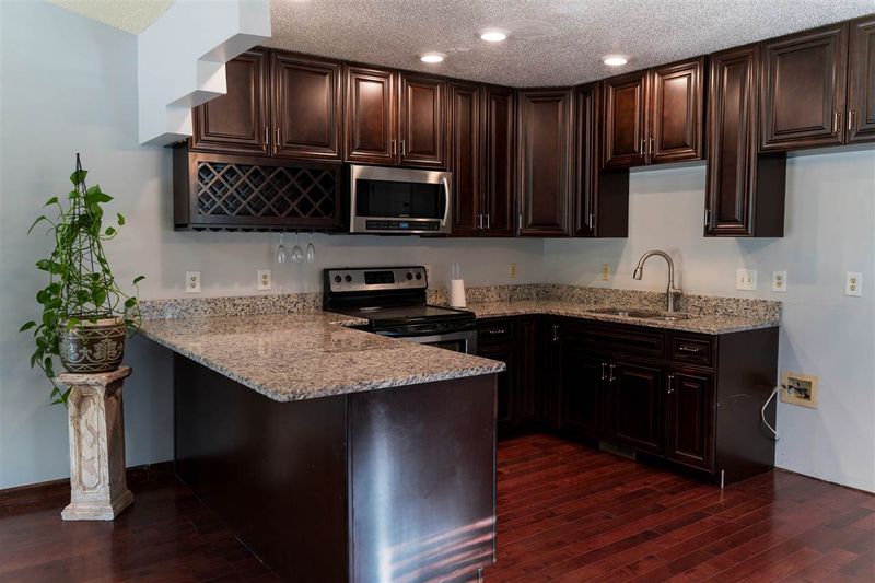 8 Phauff Ct, Durham, NC 27703