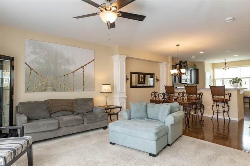 8 Prairie View Ct, Durham, NC 27703