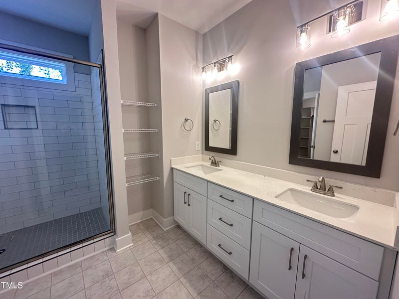 8 N Rowsham Pl, Smithfield, NC 27577