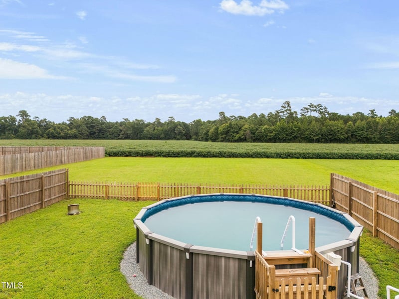 8 Sanford Ln, Dunn, NC 28334