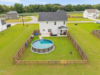 8 Sanford Ln, Dunn, NC 28334