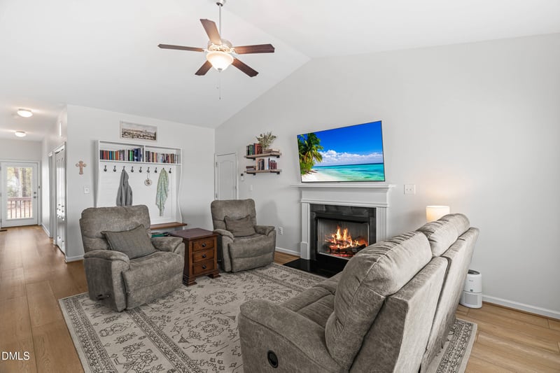 8 Scooter Cir, Four Oaks, NC 27524