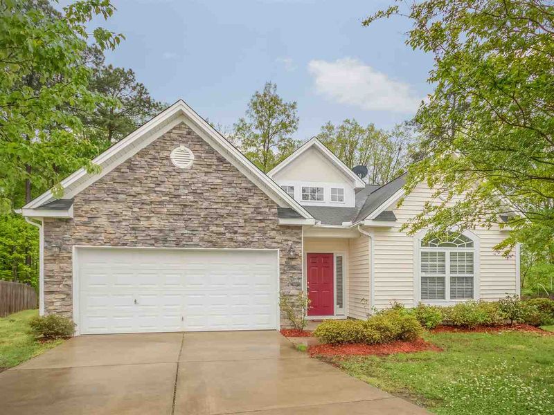 8 Stirrup Ln, Durham, NC 27703