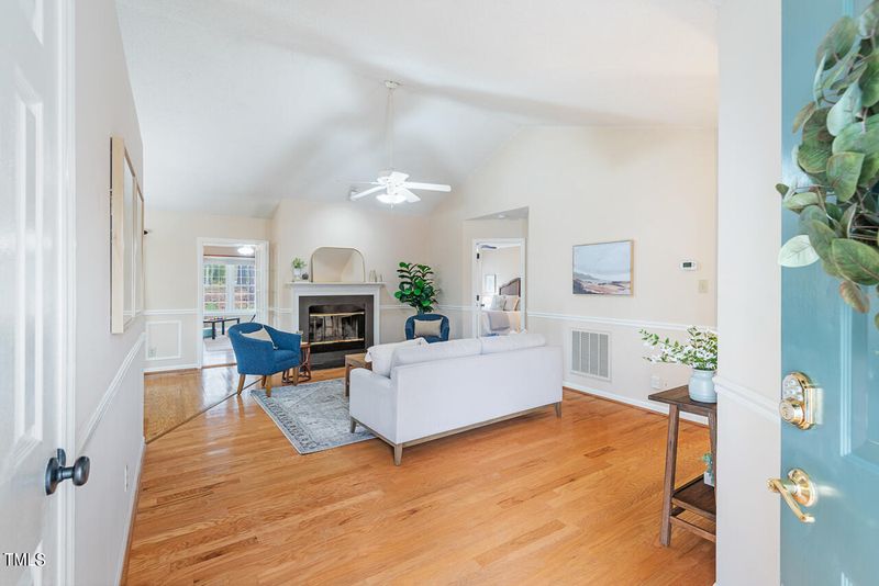 8 Tavern Pl, Durham, NC 27707