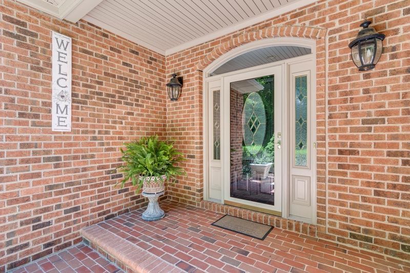 8 White Ash Dr, Durham, NC 27712