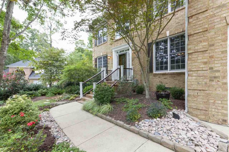 8 Wickersham Dr, Durham, NC 27713