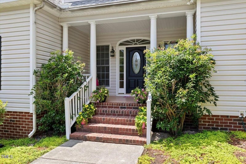 80 Chesterfield Ct, Youngsville, NC 27596