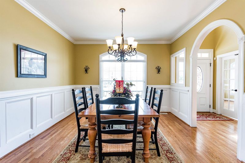 80 Crestdale Dr, Clayton, NC 27520
