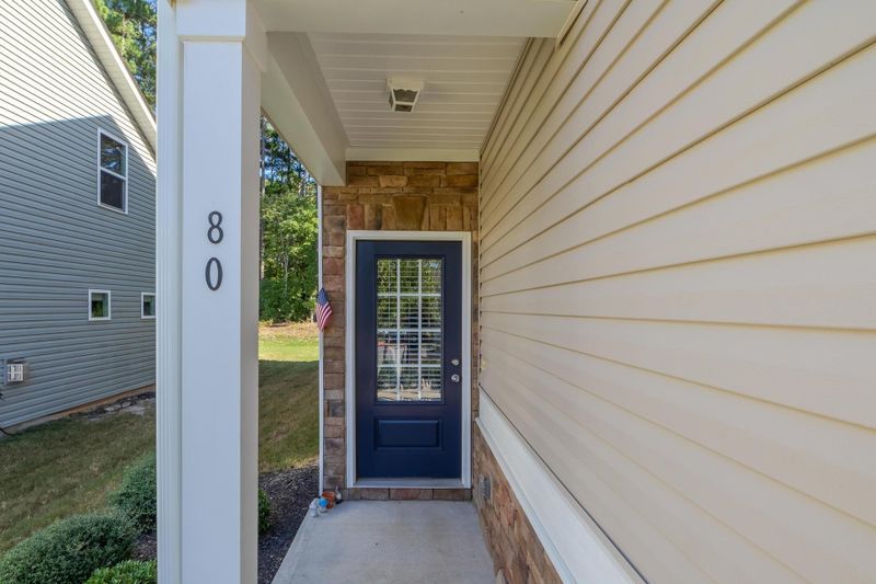 80 Crownview Ct, Clayton, NC 27527