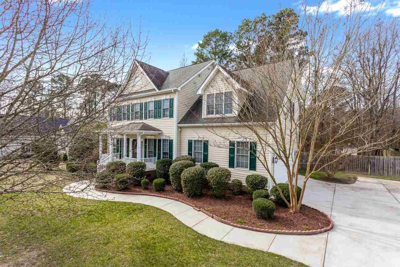 80 Glen Oaks Dr, Youngsville, NC 27596