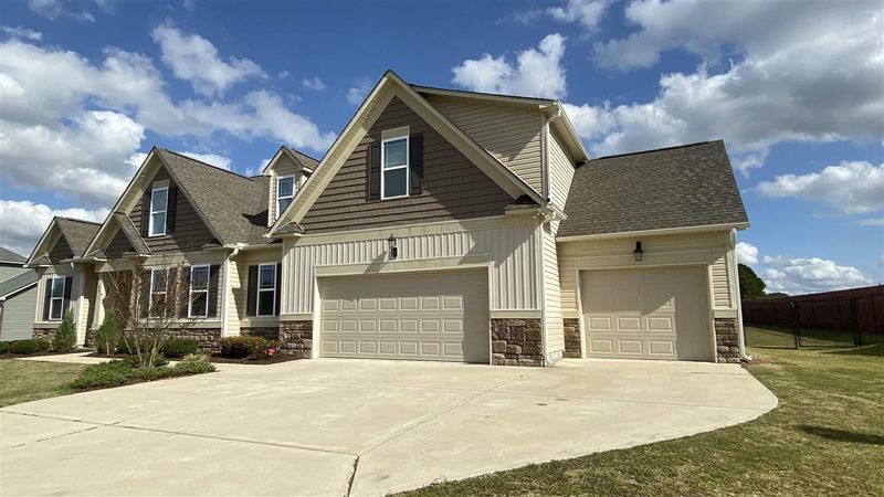 80 Harvey Farm Dr, Benson, NC 27504