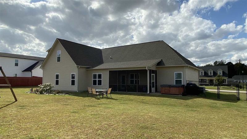 80 Harvey Farm Dr, Benson, NC 27504