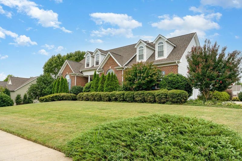 80 Live Oak Dr, Louisburg, NC 27549