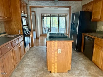 80 White Deer Ln, Henderson, NC 27537