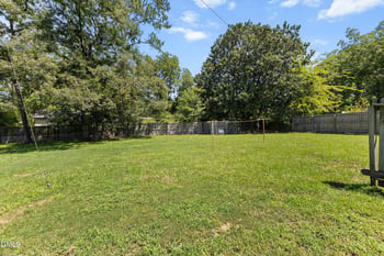 800 W Anderson St #802, Selma, NC 27576