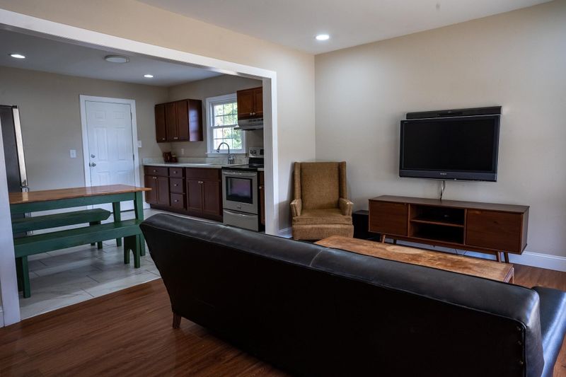 800 Beverly Dr, Raleigh, NC 27610