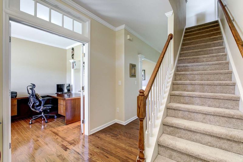 800 Blue Thorn Dr, Apex, NC 27539