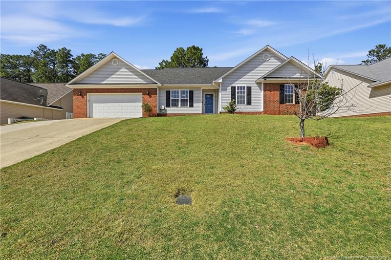 800 Bramblegate Rd, Hope Mills, NC 28348