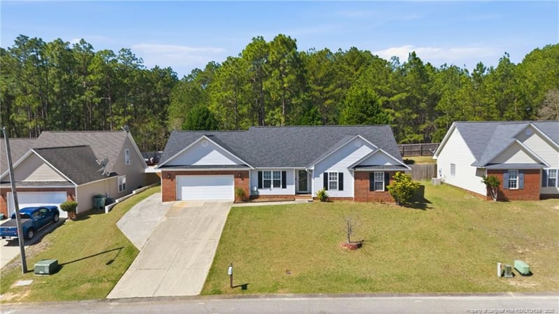 800 Bramblegate Rd, Hope Mills, NC 28348