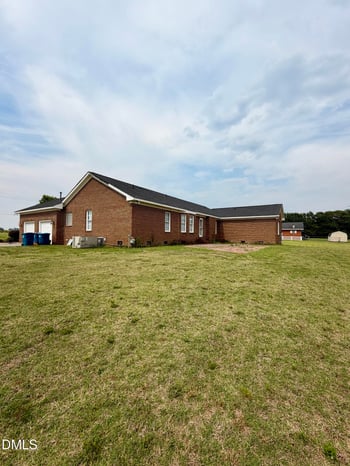 800 Carolina Dr, Dunn, NC 28334