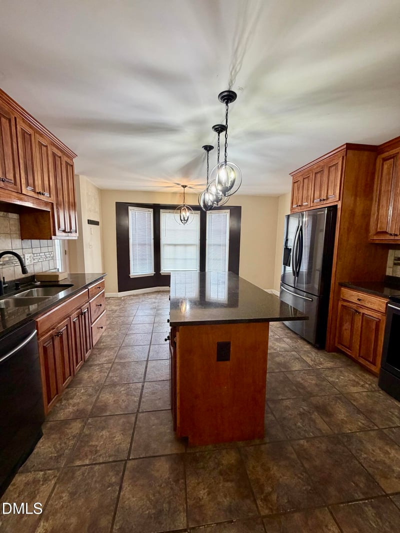800 Carolina Dr, Dunn, NC 28334