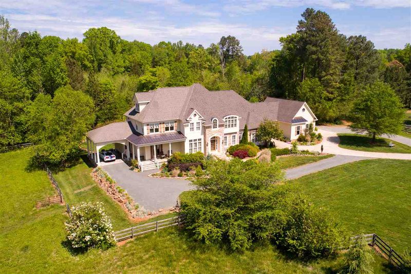 800 Dawson Rd, Chapel Hill, NC 27516