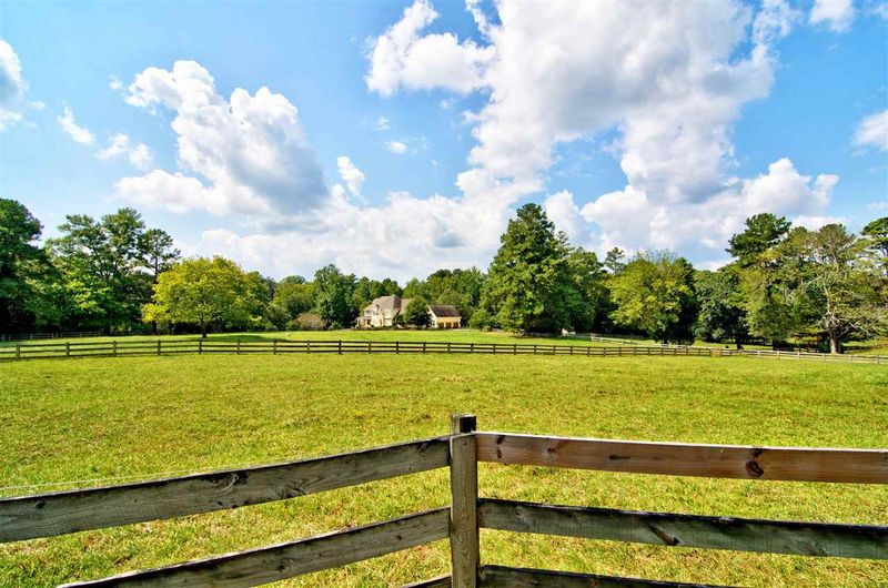 800 Dawson Rd, Chapel Hill, NC 27516