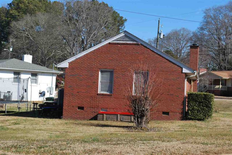 800 Delbridge St, Garner, NC 27529