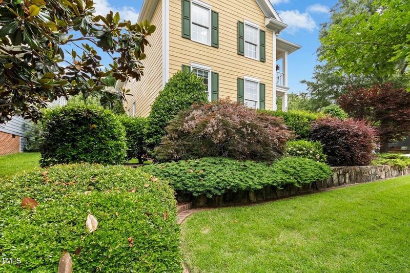 800 Highgrove Dr, Chapel Hill, NC 27516