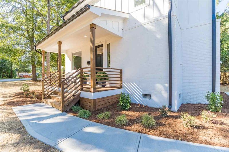 800 N King Charles Rd, Raleigh, NC 27610