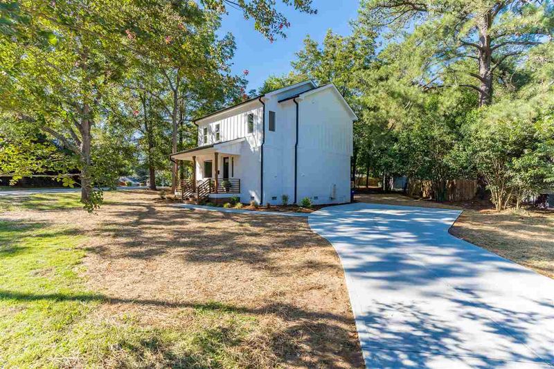 800 N King Charles Rd, Raleigh, NC 27610